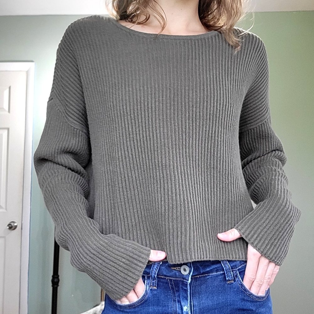 Kendall & Kylie Olive Cropped Knit Sweater